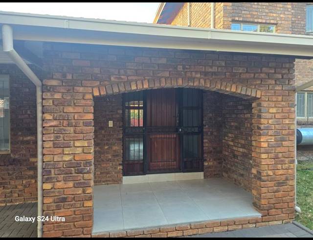 6 BEDROOM HOUSE FOR SALE IN WONDERBOOM